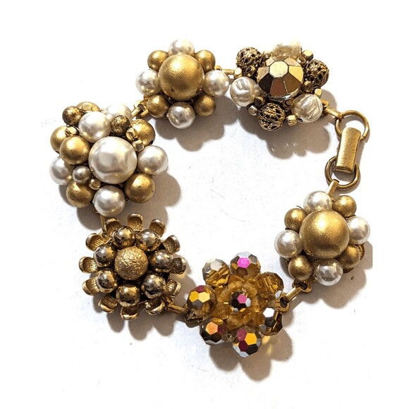 Vintage Jewelry - Vintage Gold Tone Cluster Beaded Bracelet Faux Pearls Faceted Crystal Floral 8"